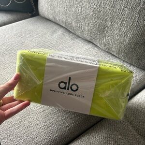 Alo Uplifting Yoga Block
